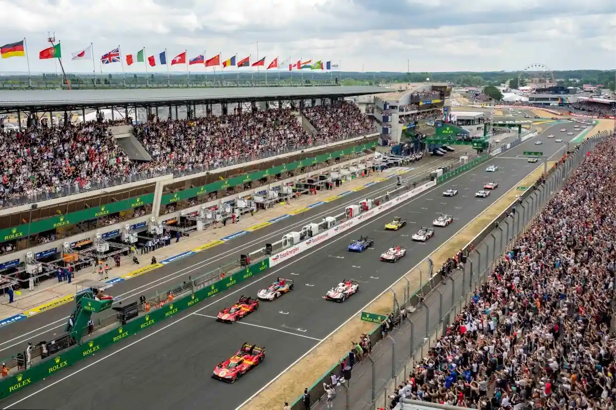 The 24 Hours of Le Mans - Watch Palace